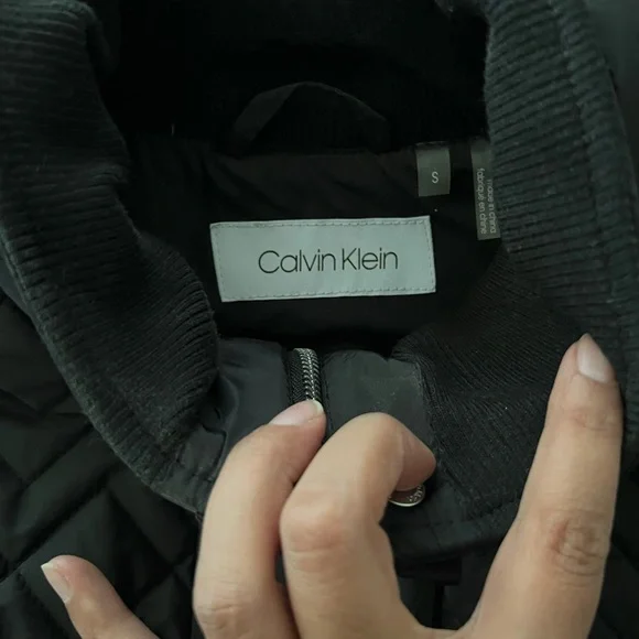Calvin Klein Black Quilted Puffer Jacket - Picture 4 of 4